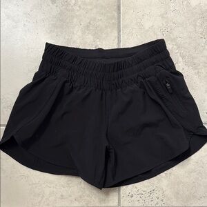 Lululemon Black Athletic Shorts Lightweight Elastic Waist - size 6